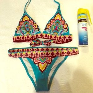 Victoria secret Indonesian Bali xs set